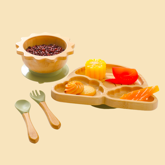 Eco-friendly baby feeding set with wooden and silicone utensils - BPA-free & non-toxic